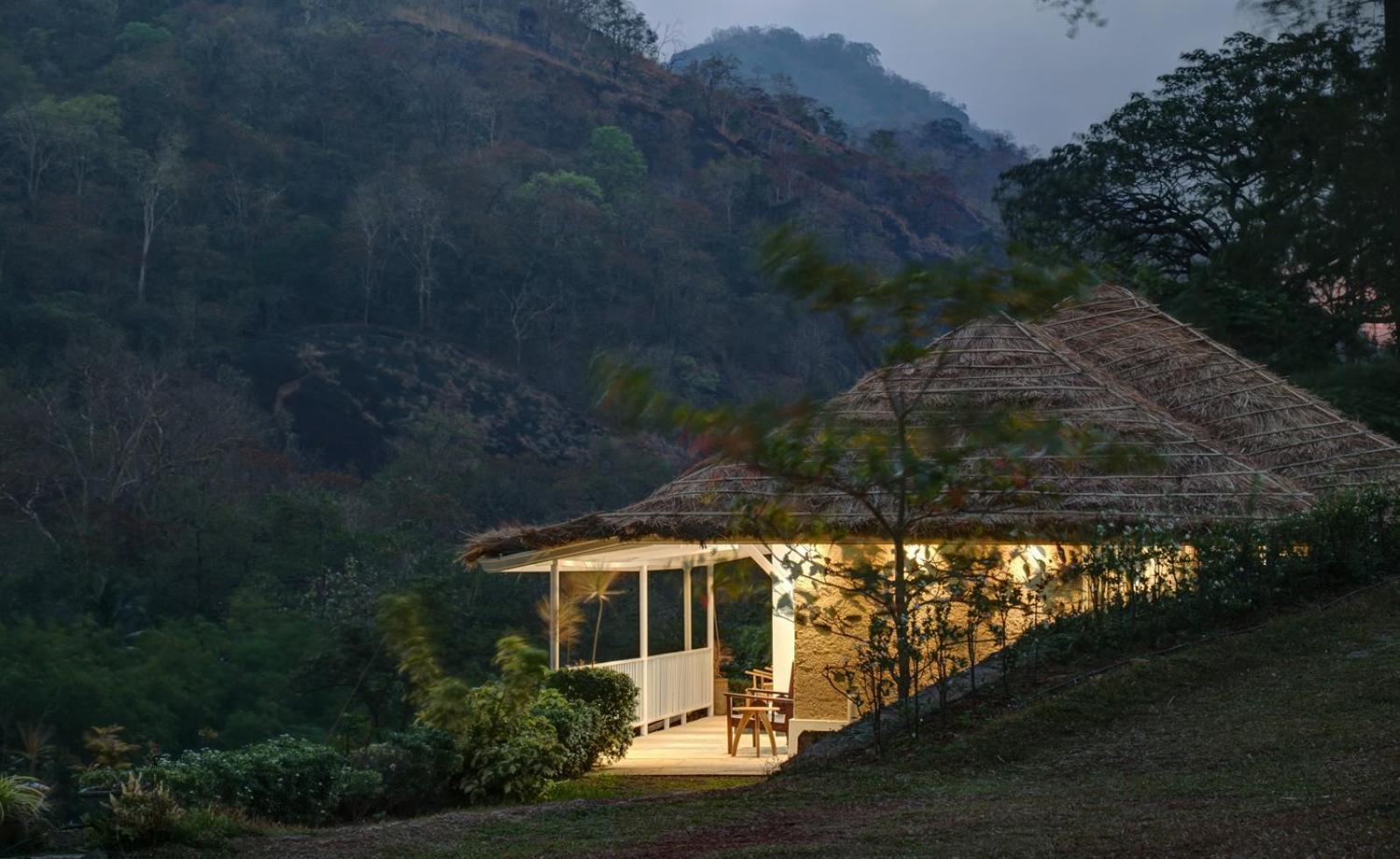 Thenmala Ecoresort Punalur エクステリア 写真